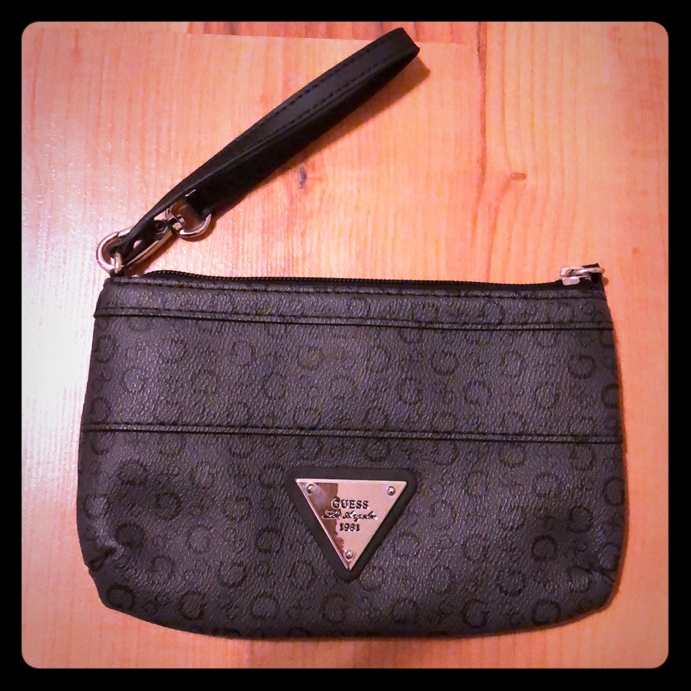 Guess clutch